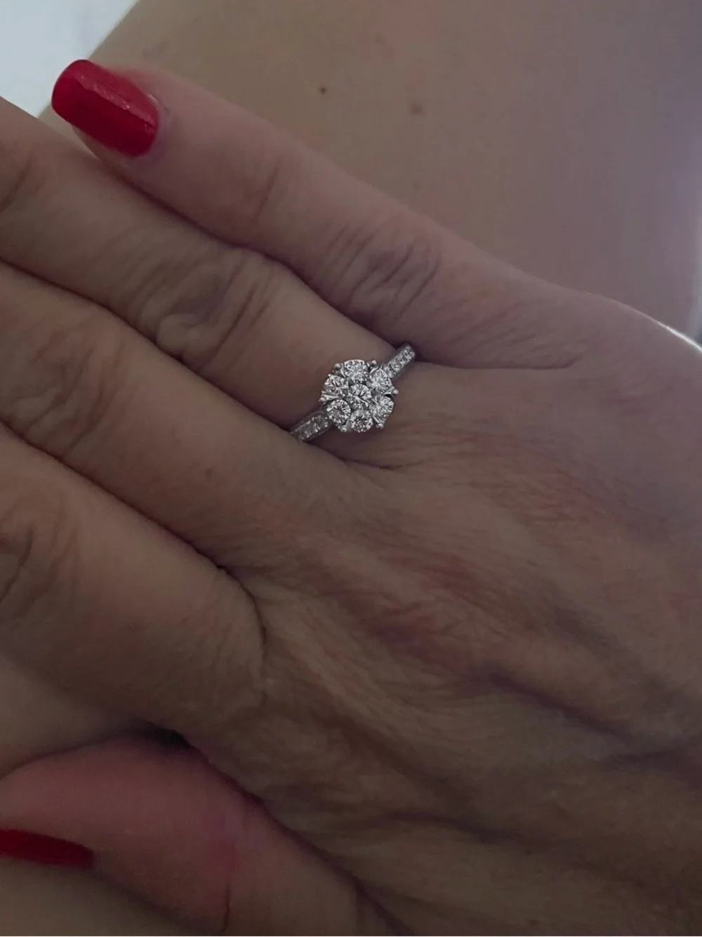 Classic White Diamond 0.75cts VS-2 Cluster Ring in White Gold 14kt Size 7